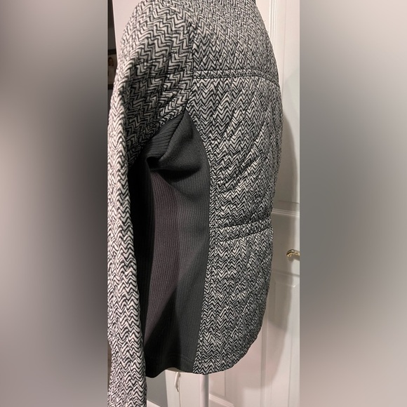 Merona Women’s Gray Medium Jacket with Pockets Inside & Out With Zipper & Snaps - Picture 3 of 12